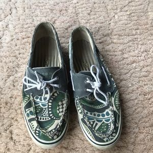 Patterned sperry’s